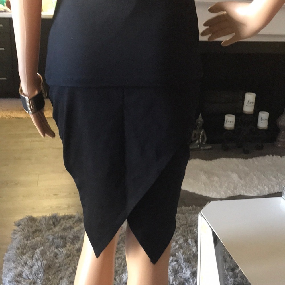 2B Bebe Asymmetrical Black Midi Skirt. Sz xs